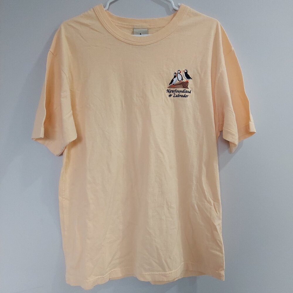 Newfoundland & Labrador Yellow 100% Cotton T-shirt Puffins Size Large